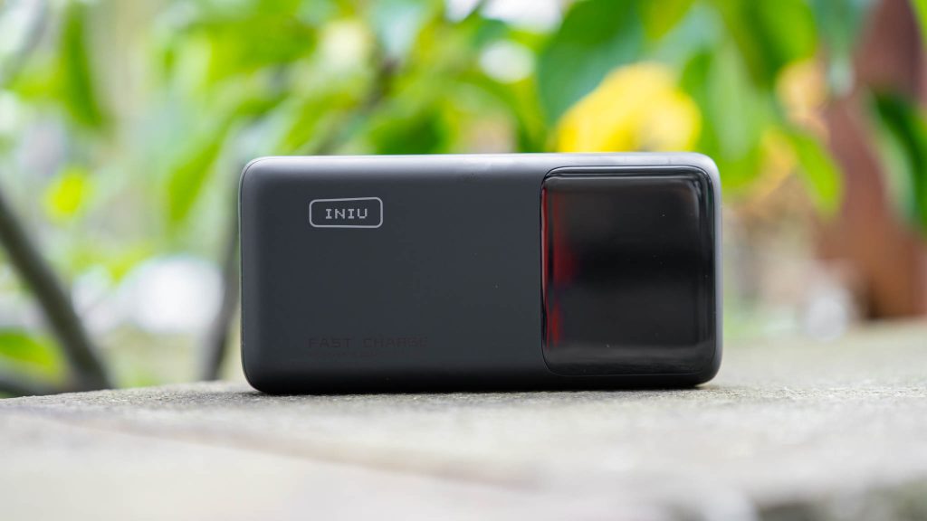 INIU Power Bank with 100W and 25000mAh review